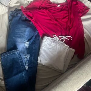 3 pack. Skinny jeans, tank and short sleeve pink cover.